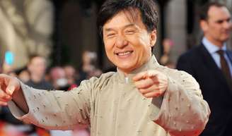 Jackie Chan, aos 71 anos, sobre cenas de ação: 'Não existe mais preparação física. Está tudo no coração, na alma, é memória muscular'.