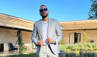 O novo império de Neymar não é o futebol, é o vinho: família do camisa 10 do Brasil vende 300 mil garrafas da bebida milenar de até R$ 50 mil antes do lançamento da marca.