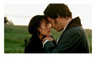 Clássico romance de costumes de Jane Austen, ‘Orgulho e Preconceito’ ganhou sua adaptação mais famosa em 2005, em um filme dirigido por Joe Wright.