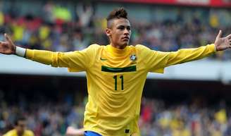 Há 15 anos, o último jogo do Brasil contra Escócia teve volta de Neymar a Seleção, 2 gols do atacante e elogio de Ronaldo: 'Objetivo, determinado'.