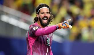 Goleiro do Brasil na Copa do Mundo, Alisson tem como prato preferido um preparo simples com frango, mas nada saudável. 'É melhor um...'.