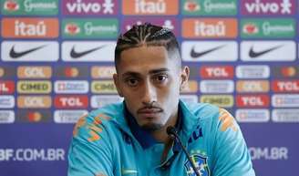 Raphinha, jogador do Brasil na Copa 2026, cortou relação com o pai após rombo de milhões na conta?.