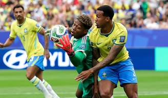 Filho de pai ganês e mãe japonesa: saiba quem é Zion Suzuki, goleiro do Japão de 23 anos que garantiu a permanência do Brasil na Copa do Mundo 2026.
