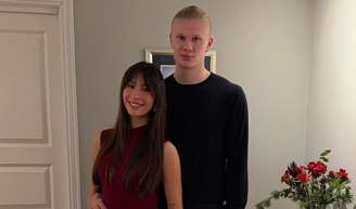 Quem é a mulher de Haaland, artilheiro da Noruega na Copa 2026? Ex-jogadora de futebol preserva rosto do filho do casal: 'Estabelecer limites'; veja 12 fotos!.