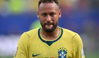 Neymar admitiu ter vivido uma das fases emocionais mais difíceis da vida. “Ajuda psicológica mesmo, já tinha feito terapia um tempo atrás, mas não foi nada porque eu estava mal, era porque eu queria uma autoajuda mesmo".
