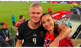 Esposa de Haaland, Isabel parabenizou o atleta após a Noruega eliminar o Brasil da Copa.