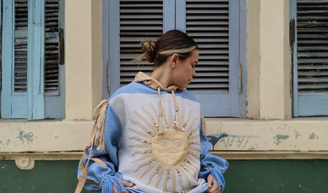 Prata no pé: o novo Converse na cor 'celeste argentino' com detalhes metalizados é o tênis elegante com cara de milionária que promete rejuvenescer seus looks em 2026.