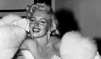 Encontrei na Shopee: o sapato de noiva que se inspira em Marilyn Monroe, um tamanco com pelúcia perfeito para o 'making off' no casamento.