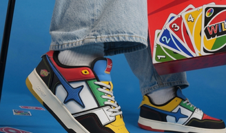 Adeus, pôquer! Nem Nike, nem Adidas: os novos tênis na cor do 'UNO', jogo de cartas que 'destrói amizades' lançado nos anos 70, já entraram na minha wishlist.