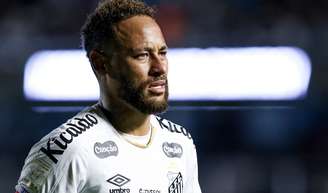 Neymar fora do Santos? Dívida de mais de R$ 90 milhões e polêmicas de bastidores desgastaram relação, diz site.