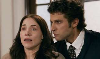 Pedro e Adriana descobrem mais uma morte na novela 'Quem ama cuida'.