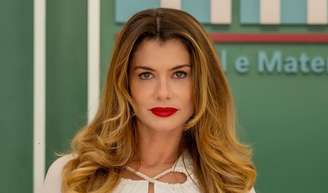 Alinne Moraes está de volta ao horário das sete para interpretar Vanessa, uma das principais vilãs de 'Por Você', novela que substituirá 'Coração Acelerado'.