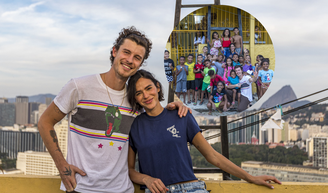 Todo coruja! Bruna Marquezine e Shawn Mendes surgem apaixonados em novas fotos em projeto social; atriz explica escolha em aniversário: 'Atenção para causas importantes'.