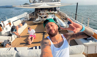 Após confusão no vestiário e provocações em jogo do Santos, Neymar 'cutuca' presidente do Remo em iate com a família: 'Vagabundiando'.