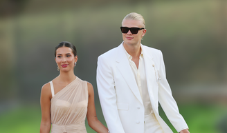 As sandálias favoritas de Erling Haaland para o verão são um par perfeito, ideal tanto para usar na praia com roupa de banho quanto em uma festa com terno de linho.