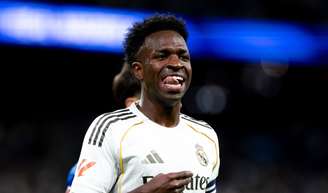 Sobrou para a Virginia! Vini Jr. toma atitude radical em meio à novela de renovação de milhões com o Real Madrid.