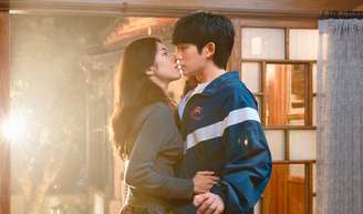 Sou crítico de cinema e já assisti ao novo dorama da Netflix: 4 acertos e 1 erro de 'Um Grude de Amor', com Jung Hae-in e Ha Young.