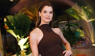 Alinne Moraes fala sobre as maldades de Vanessa, como o racismo estrutural na novela 'Por Você'.