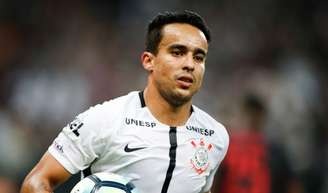 Quem é o ex-jogador do Corinthians e São Paulo preso por agredir a esposa? Jadson disse que ocorrido 'foi uma briga de marido e mulher'.