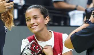 Injeção, medo, terapia e mais: Rayssa Leal revela bastidor de título no skate após torcer pé em queda. 'Nos colocamos em risco'.