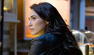 Adriana (Letícia Colin) vai se vingar de Tom (Allan Souza Lima) na novela 'Quem ama cuida'.