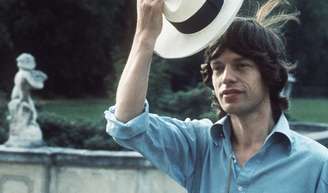 O imponente castelo de Mick Jagger: cantor comprou imóvel de luxo por menos de 500 mil dólares em 1980; propriedade tem piscina, um jardim espetacular e um estúdio de gravação discreto.