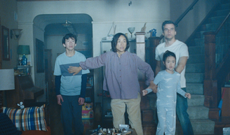 Final explicado de ‘A Última Casa’, Top 2 da Netflix Brasil com Wagner Moura: entenda as criaturas e o mistério da mensagem de rádio.