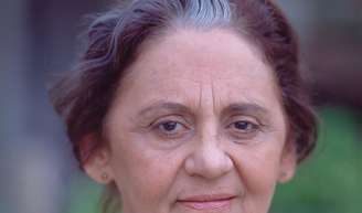 Laura Cardoso ensinou valiosa lição sobre o amor aos 73 anos; com mais de meio século de carreira, atriz viveu triângulo amoroso em novela: 'Se a pessoa tiver que se apaixonar, tenha a idade que tiver, vai se apaixonar. Está de pé, está viva, por que não?'.
