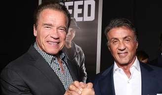 Arnold Schwarzenegger viveu rivalidade com Sylvester Stallone: 'Se o percentual de gordura corporal dele era de 7%, eu ficava obcecado até chegar a 10%'.