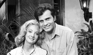 Um amor de 59 anos que começou na 1ª novela diária do Brasil em 1963: como o casamento de Glória Menezes e Tarcísio Meira se tornou um das mais lindas e duradouras relações da TV.
