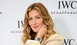Sem leite, sem óleo e sem farinha de trigo: bolo de cenoura favorito de Gisele Bündchen é perfeito para o café da tarde e cabe na dieta.
