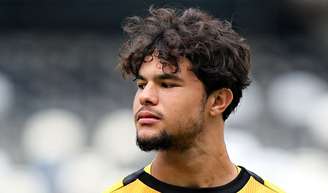Filho de Eliza Samudio e Bruno Fernandes foi atacado na web após ser suspenso do Botafogo; goleiro ganhou forte defesa da avó: 'Dizer que ele tem a índole do pai é muito cruel. Esquecem de tudo que esse menino passou na vida'.