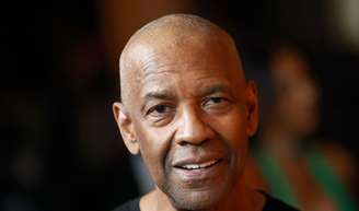 Denzel Washington, 71 anos: 'Eu causei muitos danos ao meu corpo. Estou sóbrio. Parei aos 60 e não bebi nem um pouquinho desde então'.