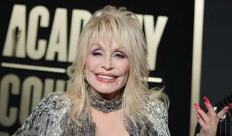 Causa da morte de Dolly Parton: icônica cantora de 80 anos lutava contra doença agressiva e fez pedido para seu sepultamento.
