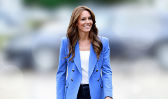 Nem violeta, nem azul: os novos tênis Converse na cor 'milkshake de mirtilo' são confortáveis e elegantes para mulheres com mais de 50 anos — e minha mãe já quer usá-los o tempo todo com calça jeans larga.