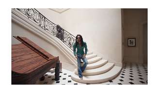1.500 m², boate particular e piano de madeiras exóticas: a luxuosa mansão de Lenny Kravitz no coração de Paris.