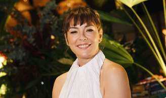 Regiane Alves diz que filhos não acompanham a novela 'Por Você': “Meus filhos veem dois segundos e dizem: ‘Podem colocar no YouTube’, mas quando tem estreia. Não é a geração de novela, mas quando tem estreia de filmes e séries me acompanham, mas já têm o mundo deles”, contou.