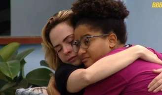 Tia Milena, do BBB 26, não gostava de receber abraços.