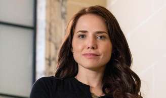 AFRONTA! Em 'Quem Ama Cuida', Adriana encara inimigo na cadeia, revela armação pesada e coloca sua liberdade em risco.