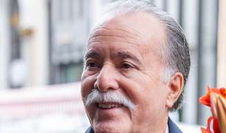 No ar em 'Quem Ama Cuida', Tony Ramos fala sobre aposentadoria após 60 anos de carreira e surpreende: 'Sou um workaholic'.