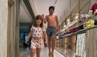 Minha afilhada pediu e eu não pude negar: as novas sandálias Melissa das 'Meninas Superpoderosas' com salto 'kitten heel' são estilosas e despertaram a nostalgia dos anos 90 e viraram o primeiro saltinho dela.