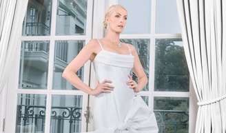 Vestido de noiva com saia volumosa, detalhe franzido e cauda longa: Ana Hickmann aposta no clássico para casamento luxuoso; fotos!.
