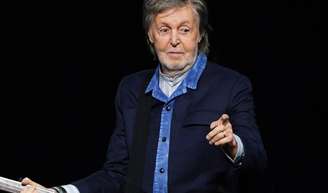 Reflexão de Paul McCartney, hoje aos 84 anos: 'A tristeza não é tristeza, é felicidade vestindo um casaco preto'.