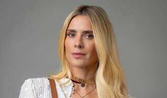 O segredo da beleza natural de Carolina Dieckmmann: aos 48 anos, atriz combina Hydrafacial, laser e estímulos de colágeno para manter a pele saudável; aos detalhes!.