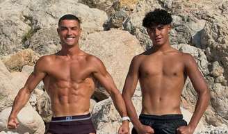 Aos 16 anos, filho de Cristiano Ronaldo ganha elogio do pai por performance no futebol Saudita; adolescente pode jogar com o pai famoso no profissional em breve.