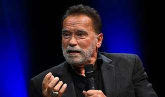 Arnold Schwarzenegger, aos 79 anos: 'Me preocupo mais com a estupidez básica do que com a inteligência artificial. Tudo o que fazemos tem um lado em que é preciso ter cautela. Não estou preocupado com a possibilidade de alguém me copiar'.