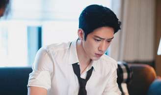 Ainda não superei a perfeição de Jing Boran em 'The Early Spring' e acabei de encontrar 2 filmes imperdíveis com o galã na Netflix.