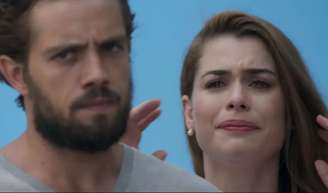 Qual é o final de Lívia e Felipe em 'Além do Tempo'? Casal tem ajuda do anjo Ariel.