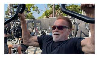 De fato, se há algo pelo qual Schwarzenegger é conhecido, é seu longo envolvimento com o mundo do fisiculturismo, muito antes de se tornar uma estrela de Hollywood.