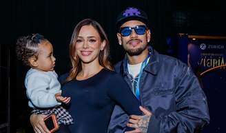 Papai ostentação! Grávida da 3ª filha, Bruna Biancardi usa all black para circo com Neymar e as filhas, Mel e Mavie, mas é o look de R$ 345 mil do jogador que rouba a cena.